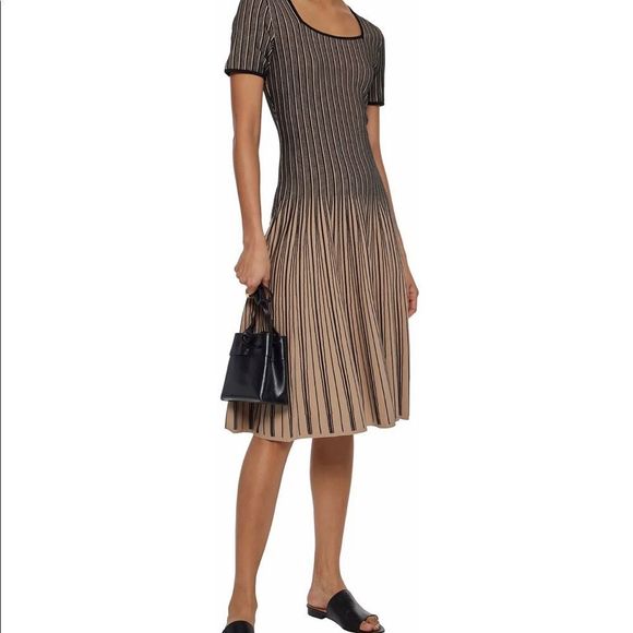 Tomas Maier Fluted Striped Knit Dress Sz 8 - Picture 2 of 7